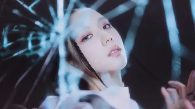 جيسو من BlackPink: التقطت صور MV لـ 'Pink Venom' 4K خلفية