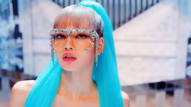 BlackPink's Lisa in 'Kill This Love' M/V fotoshoot
