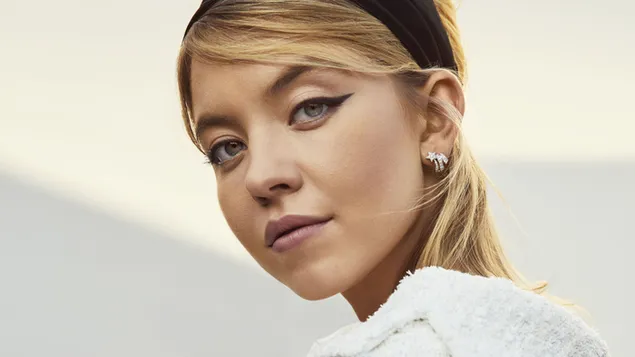 بازیگر زن بلوند «سیدنی سوینی» | بازیگر زن آمریکایی کاغذدیواری  4K