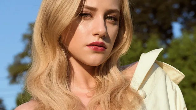 atriz loira americana 'lili reinhart' download