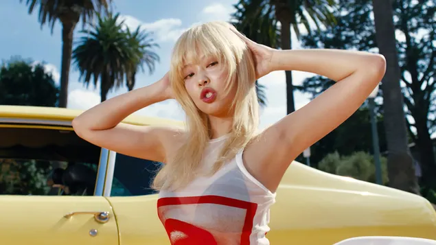 المغنية الشقراء "جيني" من فرقة BlackPink | جلسة تصوير ألبوم Mantra 4K خلفية