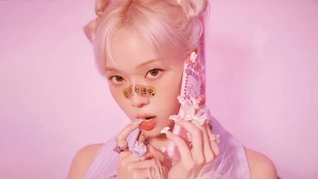 핫 메스 MV 촬영에 참여한 에스파의 금발 '윈터' 4K 배경화면