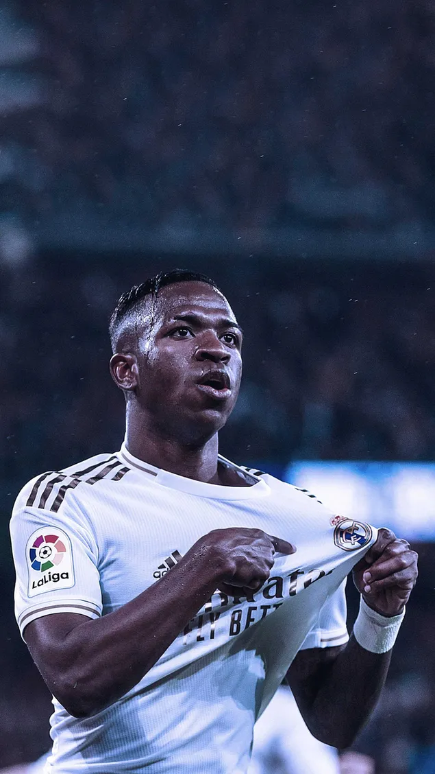 Brasiliaanse doelskieter Vinicius jr van die Spaanse liga sokkerklub Real Madrid 2K muurpapier