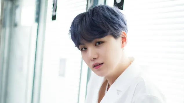 BTS (Bangtan Boys) Suga dalam 'Boy With Luv' MV Photoshoot 4K kertas dinding