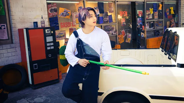 BTS Jungkook en sesión de fotos de lavado de autos para 'Butter' MV (2021)