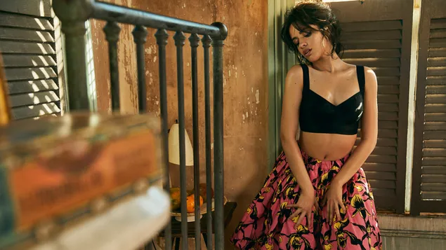 קמילה קאבלו - זמרת קובנית זוהרת 6K טפט