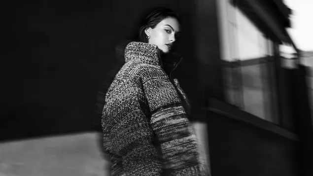 Taustpilt Camila Mendes | Hunger Magazine Shoot (ühevärviline BG) 4K