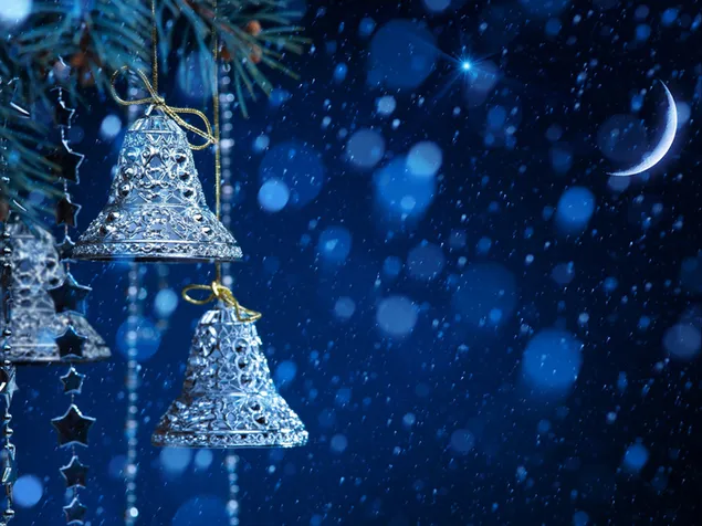 campanas navideñas plateadas