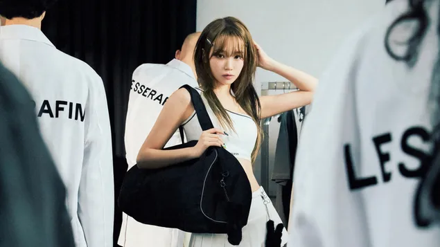 Ταπετσαρία 'Chaewon' από τον LE SSERAFIM | Εύκολη λήψη άλμπουμ (Συμπαγής έκδοση). 4K