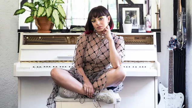 charli xcx | architectural digest shooting herunterladen