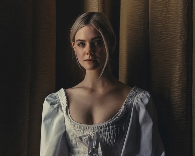 Šarmantna plavokosa glumica Elle Fanning 4K pozadina