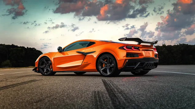 chevrolet corvette z06 2023 oranssi taka- ja sivunakyma auringonlasku lataa