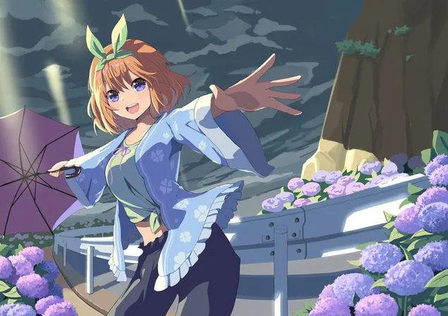 Chica de anime feliz de la serie Quintessential Quintuplets con horquilla verde y traje azul