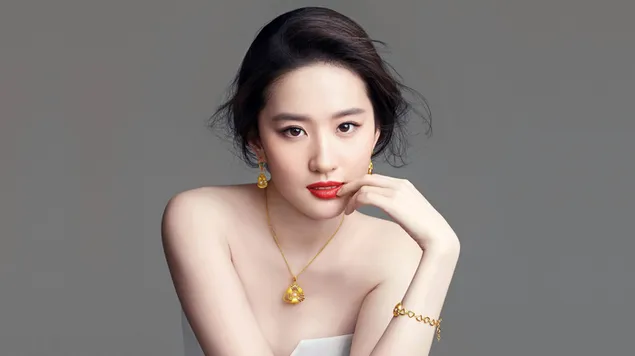 Chinese model - Liu Yifei (Crystal Liu) aflaai