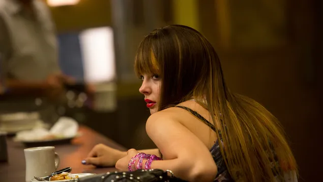 קלואי גרייס מורץ - האקולייזר 4K טפט