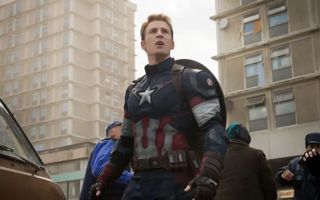 Chris Evans, knappe acteur Captain America met een verwarde blik