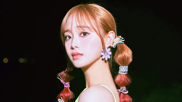 '이달의 소녀'(K팝 밴드)의 '12:00' MV 촬영(2020)의 츄 4K 배경화면