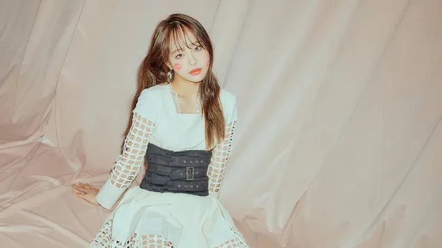 '이달의 소녀'(K팝 밴드)의 'Paint The Town' MV 촬영(2021)의 Chuu 4K 배경화면