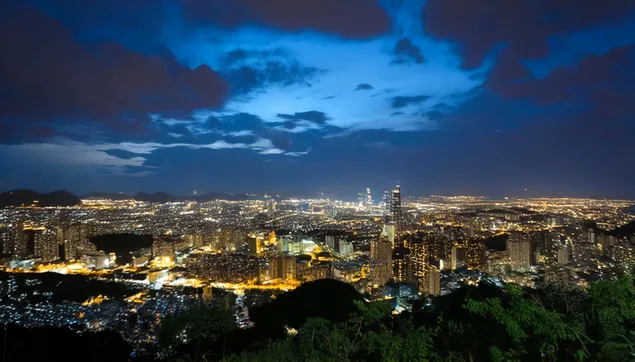 Citylight On Hill 2K טפט