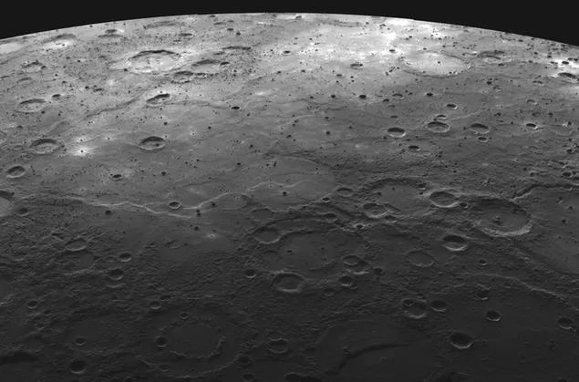 Primer plano de la cara de la luna fotografiada desde el espacio