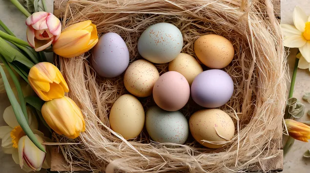 一堆色调柔和的彩蛋，静静地躺在质朴的干草窝里 2K 壁纸