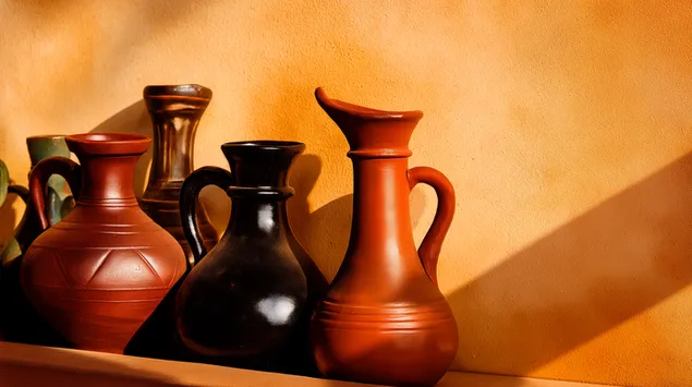 Koleksi bekas tembikar tradisional dengan tekstur desa 2K kertas dinding