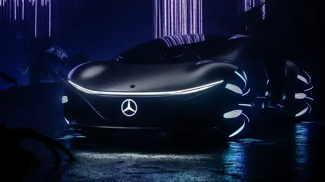 Con su diseño moderno, Mercedes Benz se ve iluminado y magnífico en el área oscura oscura