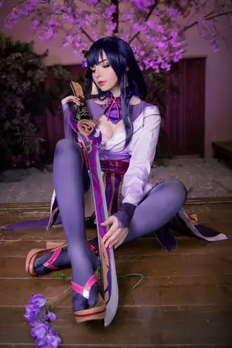 Cosplay: Garota de anime Raiden Shogun | Impacto de Ganshin 2K papel de parede