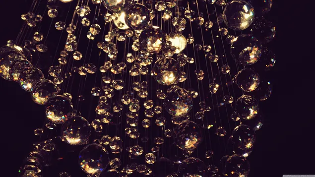 Kristalle im Dunkeln 4K Hintergrundbild