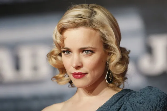Lockiges blondes Haar steht Rachel McAdams gut