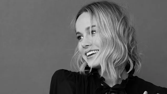 艾丽中国拍摄（单色BG）中的可爱女演员“Brie Larson” 4K 壁纸