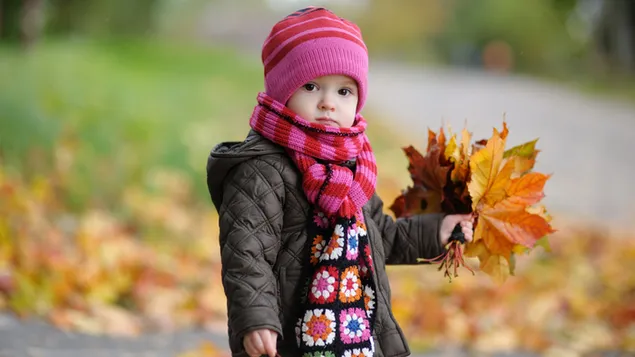 Cute baby in the autumn 4K wallpaper