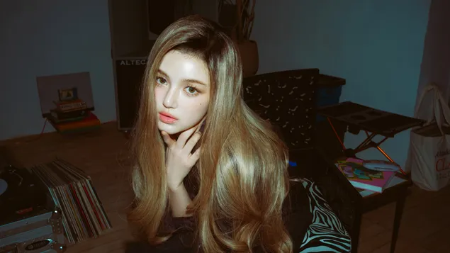 roztomila 'danielle' z newjeans - 'how sweet' album shoot stahnout