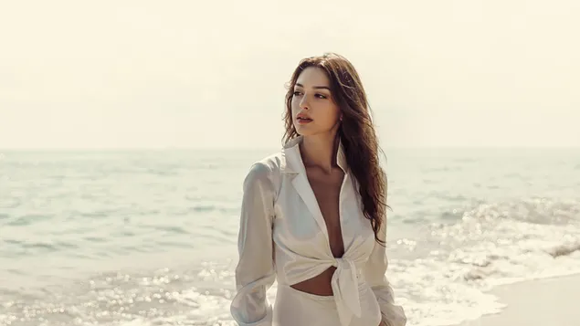 Cute Model 'Celine Farach' Beach Photoshoot (5k)