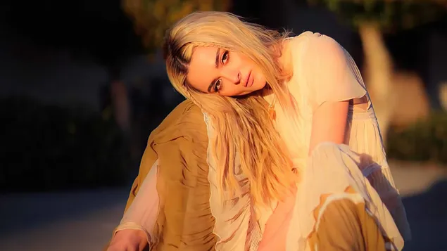 Penyanyi Comel 'Charlotte Lawrence' dalam Penggambaran Majalah Notion 4K kertas dinding