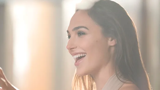 Süße lächelnde 'Gal Gadot' - israelische Schauspielerin 4K Hintergrundbild