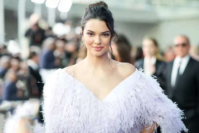 'Kendall Jenner' ยิ้มน่ารักในการถ่ายภาพ CFDA Fashion Awards 2K วอลเปเปอร์