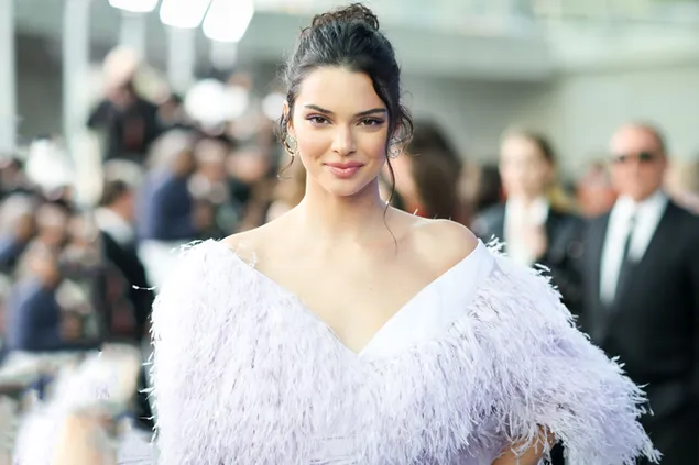 Süß lächelnde 'Kendall Jenner' beim CFDA Fashion Awards Fotoshooting