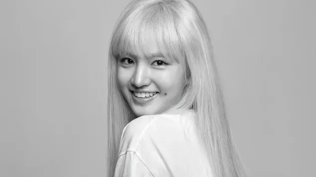 ยิ้มน่ารัก 'ลิซ' จาก IVE (Kpop Group) 4K วอลเปเปอร์