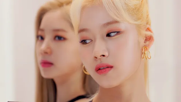 דהיון עם סאנה בצילום MV 'Fake & True' מ-Twice [להקת K-Pop] 4K טפט