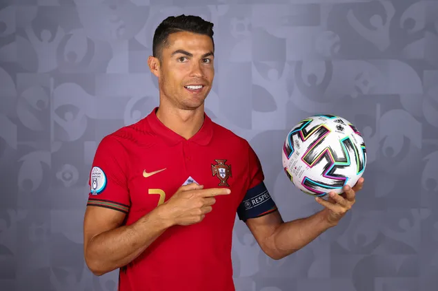 Der portugiesische Fußballnationalspieler Cristiano Ronaldo, der auf der linken Außenbahn und im Sturm spielt