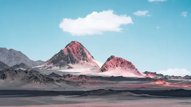 砂漠の山