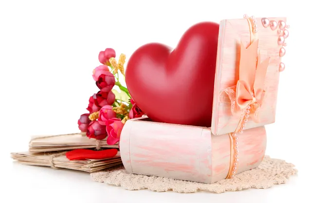 Día de San Valentín - corazón rojo en la caja de regalo
