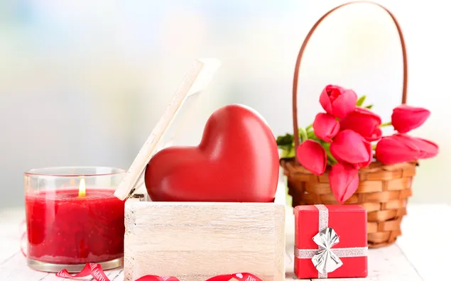Día de San Valentín - decoración de corazones y regalos.
