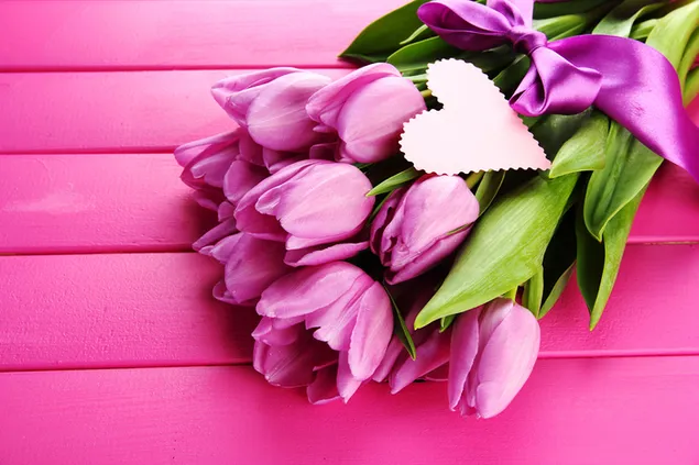 Día de San Valentín - ramo de tulipanes rosas