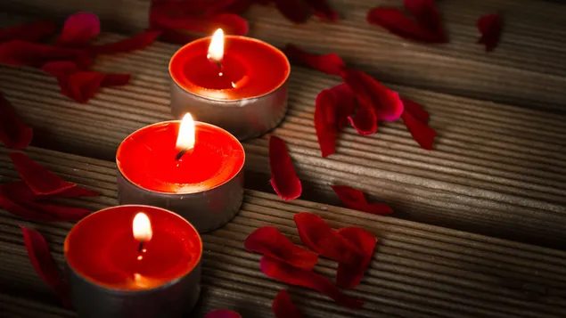 Día de San Valentín - velas rojas encendidas