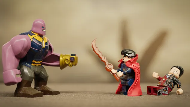 Doctor Strange vs. Thanos Toys 4K sfond