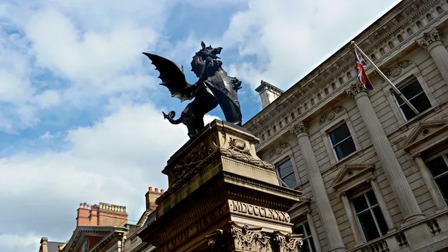 Dragon o Griffin en la cima del monumento de Temple Bar Londres Inglaterra