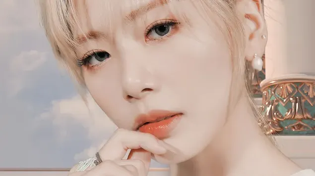 dreamcatcher's jiu fy jls@ tSwyr 'lbwm ''apocalypse: save us'' ltnzyl