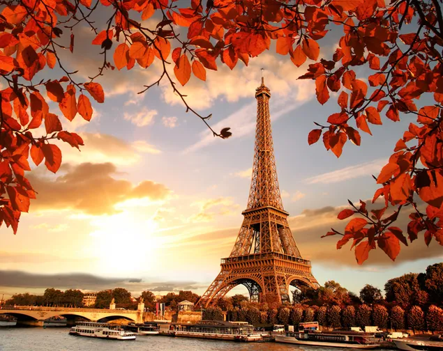 Eiffel Tower, Autumn Season download
